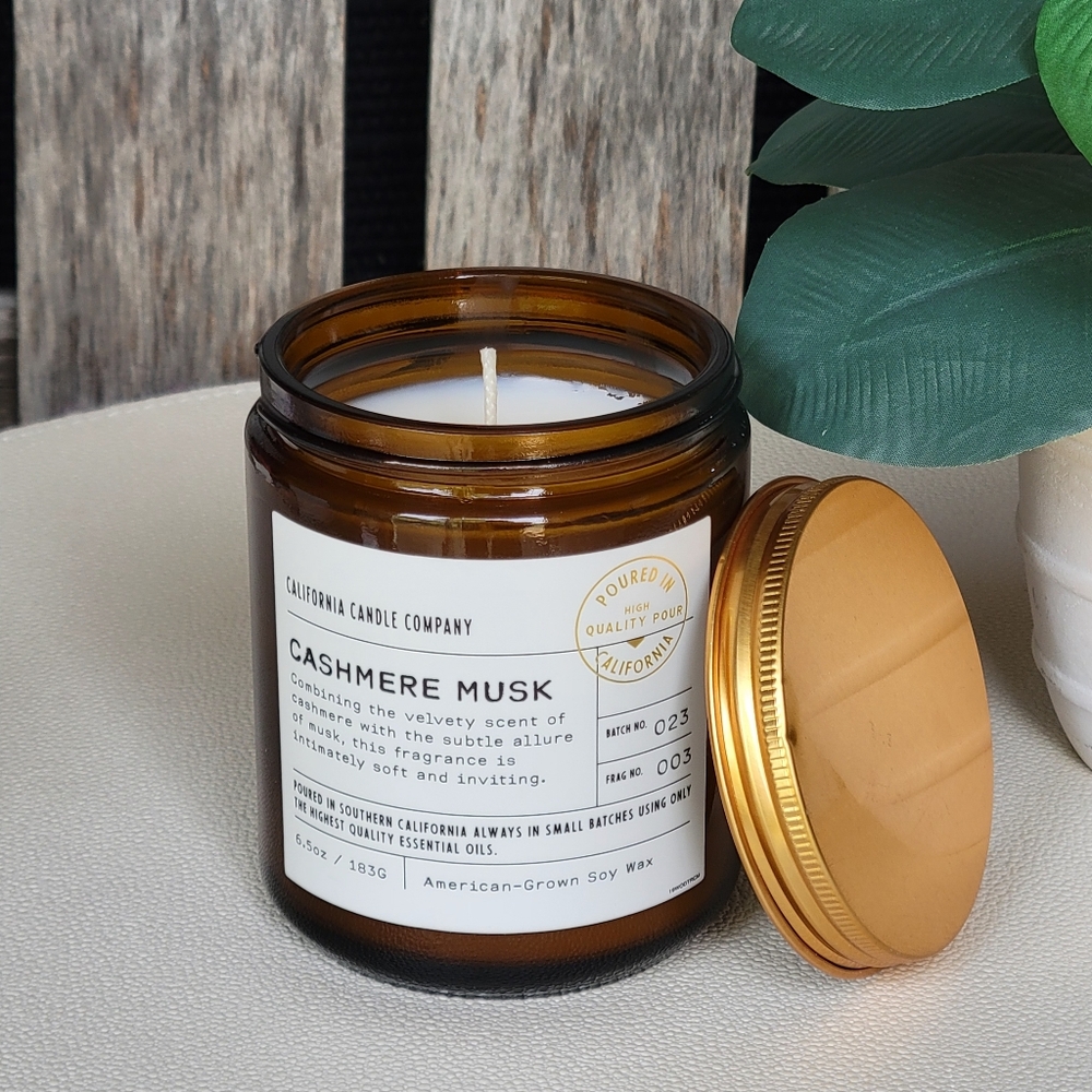 Cashmere Musk Candle - Leoben Company Brown Glass Jar Gold Lid - Picture 3 of 4